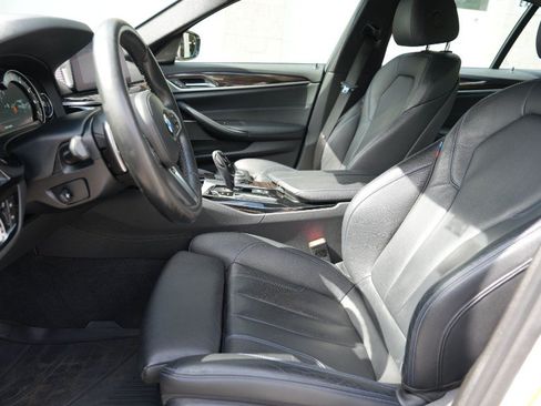 Used 2019 BMW 530i xDrive w/ M Sport Package AWD/4WD image 16