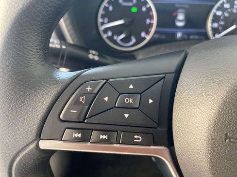Used 2025 Nissan Sentra SV FWD image 7