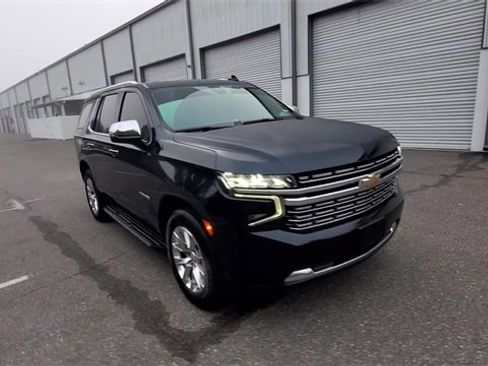Used 2021 Chevrolet Tahoe Premier w/ Premium Package image 2