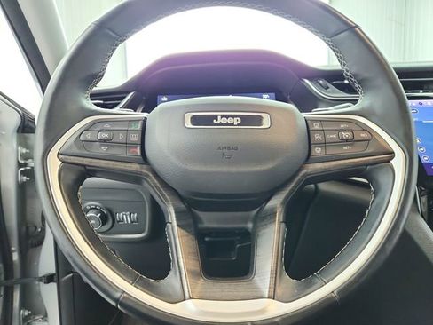 Used 2022 Jeep Grand Cherokee L Limited image 24