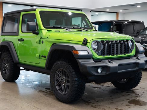 Used 2025 Jeep Wrangler Sport S image 3