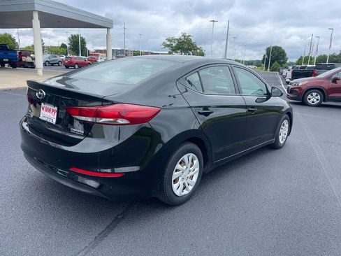 Used 2018 Hyundai Elantra SE FWD image 3