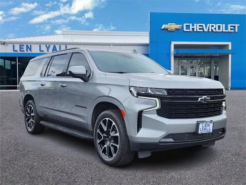 Used 2023 Chevrolet Suburban RST image 1