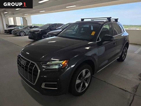 Used 2023 Audi Q5 2.0T Premium w/ Convenience Package AWD/4WD image 1