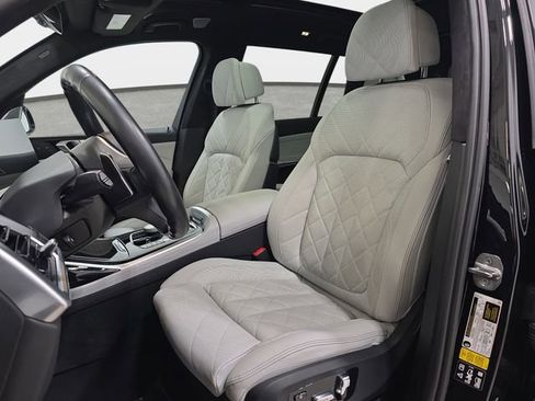 Certified 2023 BMW X7 xDrive40i w/ Executive Package image 12