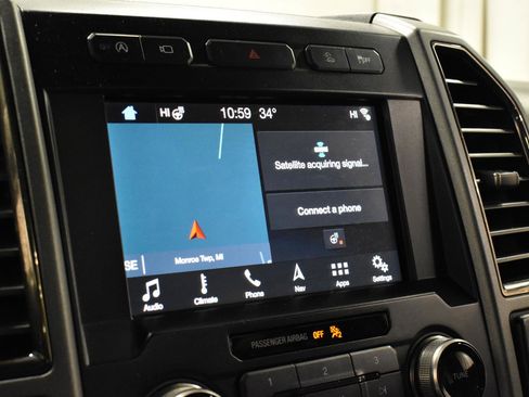 Used 2019 Ford F150 Raptor w/ Equipment Group 802A Luxury image 17