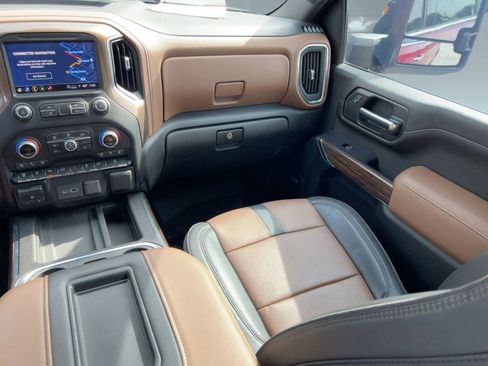 Used 2021 Chevrolet Silverado 2500 High Country w/ Z71 Off-Road Package image 29