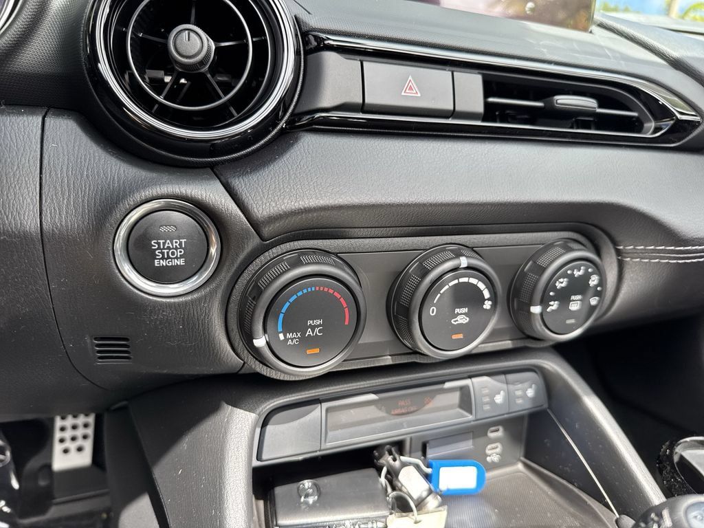 New 2026 MAZDA MX-5 Miata Club w/ Interior Package RWD image 49
