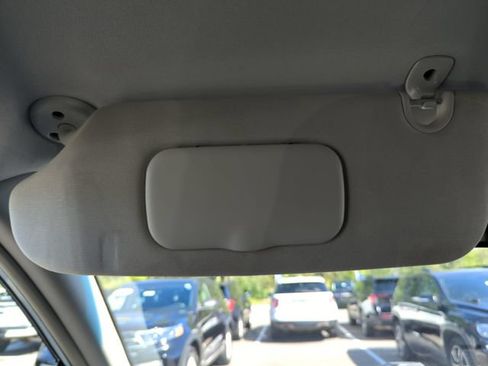 Used 2016 Chrysler Town & Country Touring w/ Driver Convenience Group FWD image 39