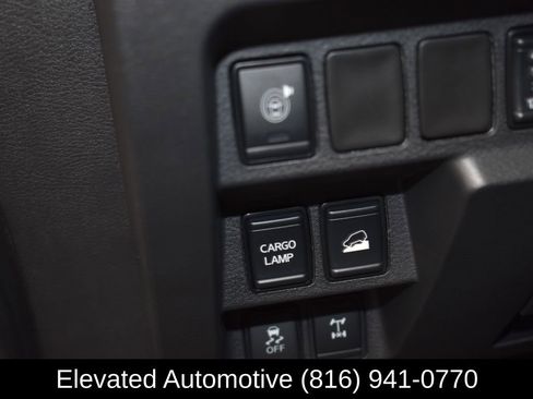 Used 2025 Nissan Frontier PRO-4X w/ Pro Convenience Package image 16