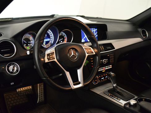 Used 2013 Mercedes-Benz C 300 Sport image 27