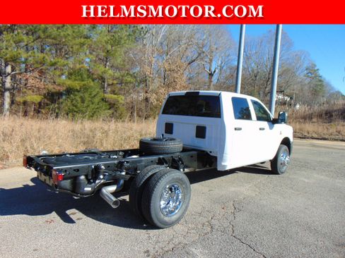 New 2026 RAM 3500 Tradesman AWD/4WD image 27