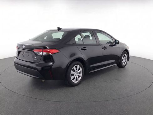 Used 2025 Toyota Corolla LE FWD image 3