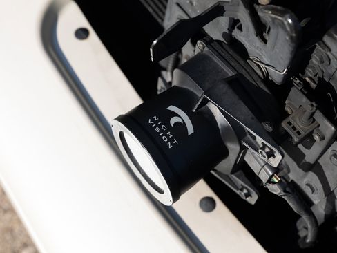 Used 2000 Cadillac De Ville DTS w/ Comfort/Convenience Pkg image 58