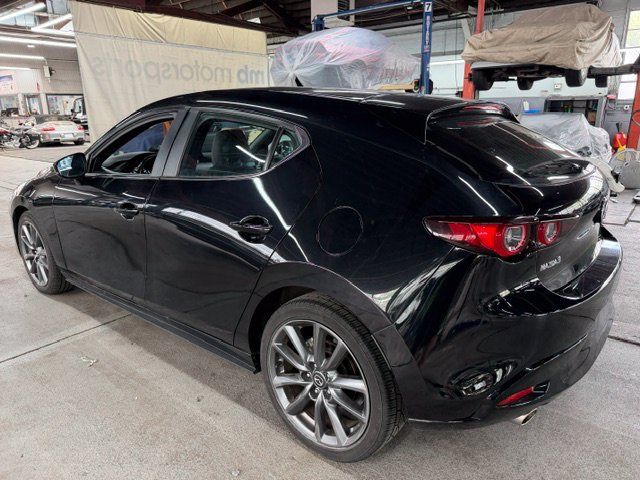 Used 2024 MAZDA MAZDA3 s FWD image 2