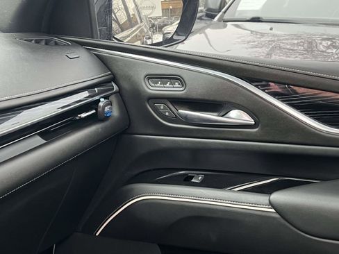 Used 2022 Cadillac Escalade ESV Sport image 37