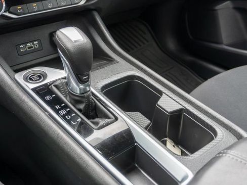 Certified 2023 Nissan Sentra SV FWD image 32