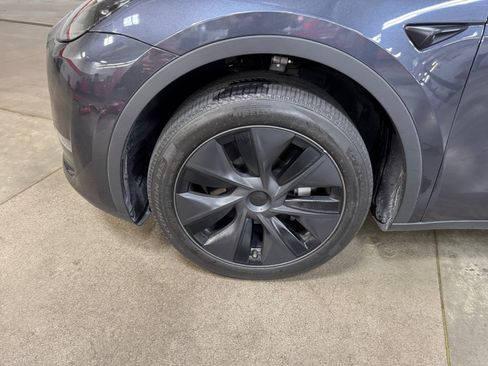 Used 2025 Tesla Model Y Long Range RWD image 24