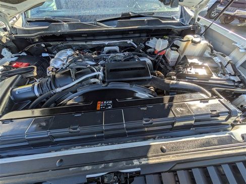 Used 2024 Chevrolet Silverado 2500 LT AWD/4WD image 15