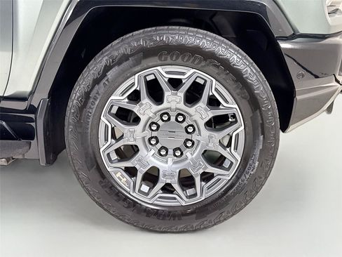 Used 2024 GMC Hummer EV 3X AWD/4WD image 39