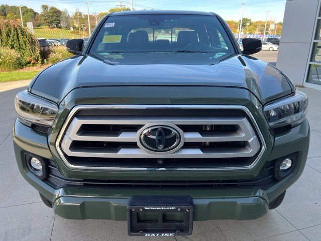 Used 2021 Toyota Tacoma Limited AWD/4WD image 2