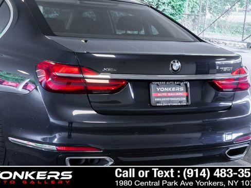 Used 2019 BMW 750i xDrive w/ Executive Package AWD/4WD image 21