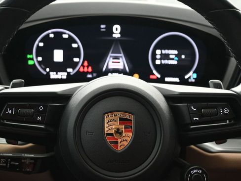 Certified 2024 Porsche Cayenne Coupe AWD/4WD image 21