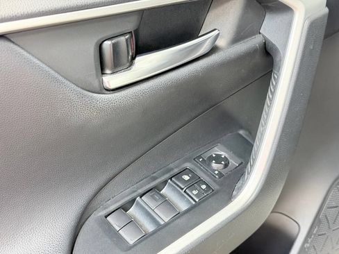 Used 2020 Toyota RAV4 XSE AWD/4WD image 10