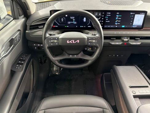 Used 2024 Kia EV9 Land AWD/4WD image 13