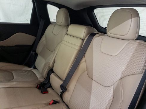 Used 2016 Jeep Cherokee Limited w/ Luxury Group image 9