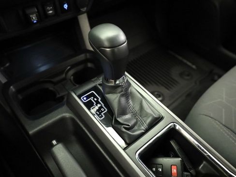 Used 2019 Toyota Tacoma TRD Sport image 22