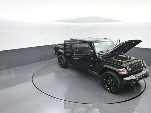 Used 2024 Jeep Gladiator Sport image 40