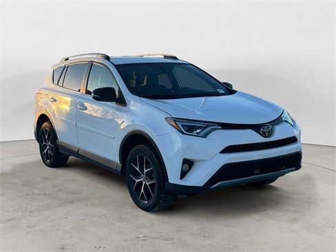 Used 2018 Toyota RAV4 SE w/ Power Extra Value Package image 7