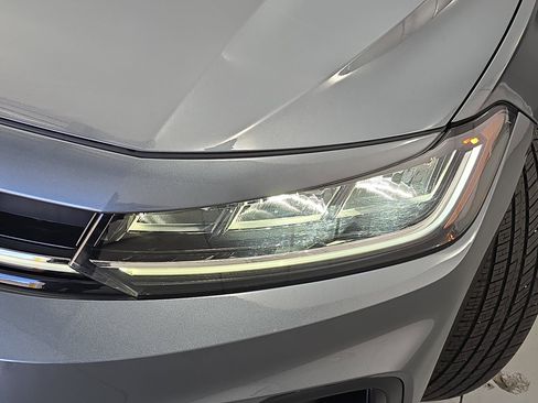 Certified 2025 Volkswagen Jetta Sport image 30