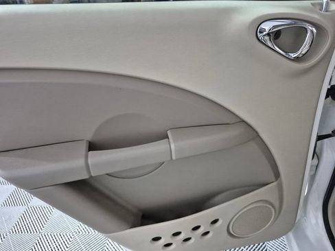 Used 2008 Chrysler PT Cruiser Limited FWD image 23