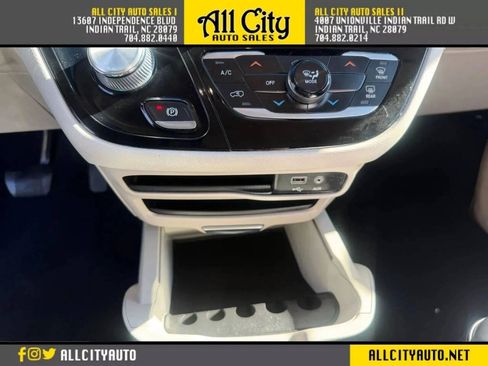 Used 2020 Chrysler Voyager Lxi FWD image 18