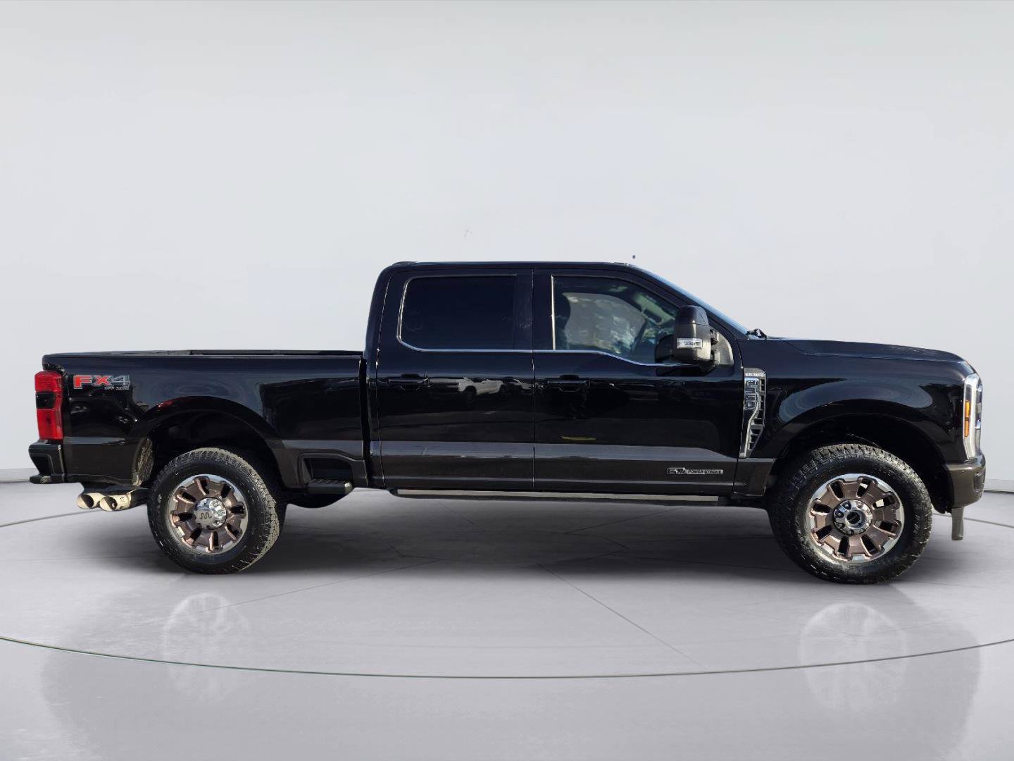 Certified 2024 Ford F350 King Ranch w/ FX4 Off-Road Package AWD/4WD image 4