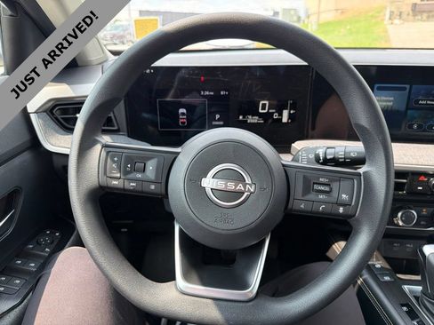 Certified 2025 Nissan Kicks SV AWD/4WD image 12