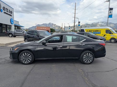 Used 2025 Nissan Altima 2.5 SV AWD/4WD image 8