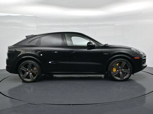 Certified 2023 Porsche Cayenne Turbo S AWD/4WD image 8
