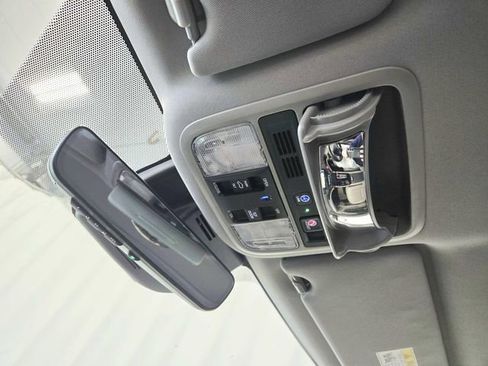 Used 2022 Honda Pilot Touring image 32