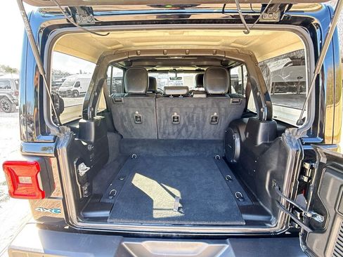 Used 2022 Jeep Wrangler Unlimited Sahara w/ Cold Weather Group image 30