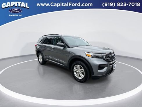 Certified 2023 Ford Explorer XLT image 2