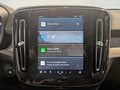 Used 2024 Volvo XC40 B5 Plus image 20