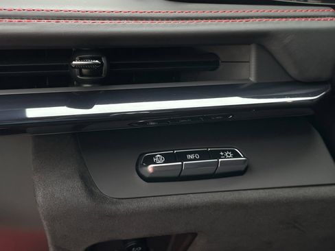 Used 2024 Chevrolet Corvette Stingray Premium Cpe w/ Z51 Performance Package image 22