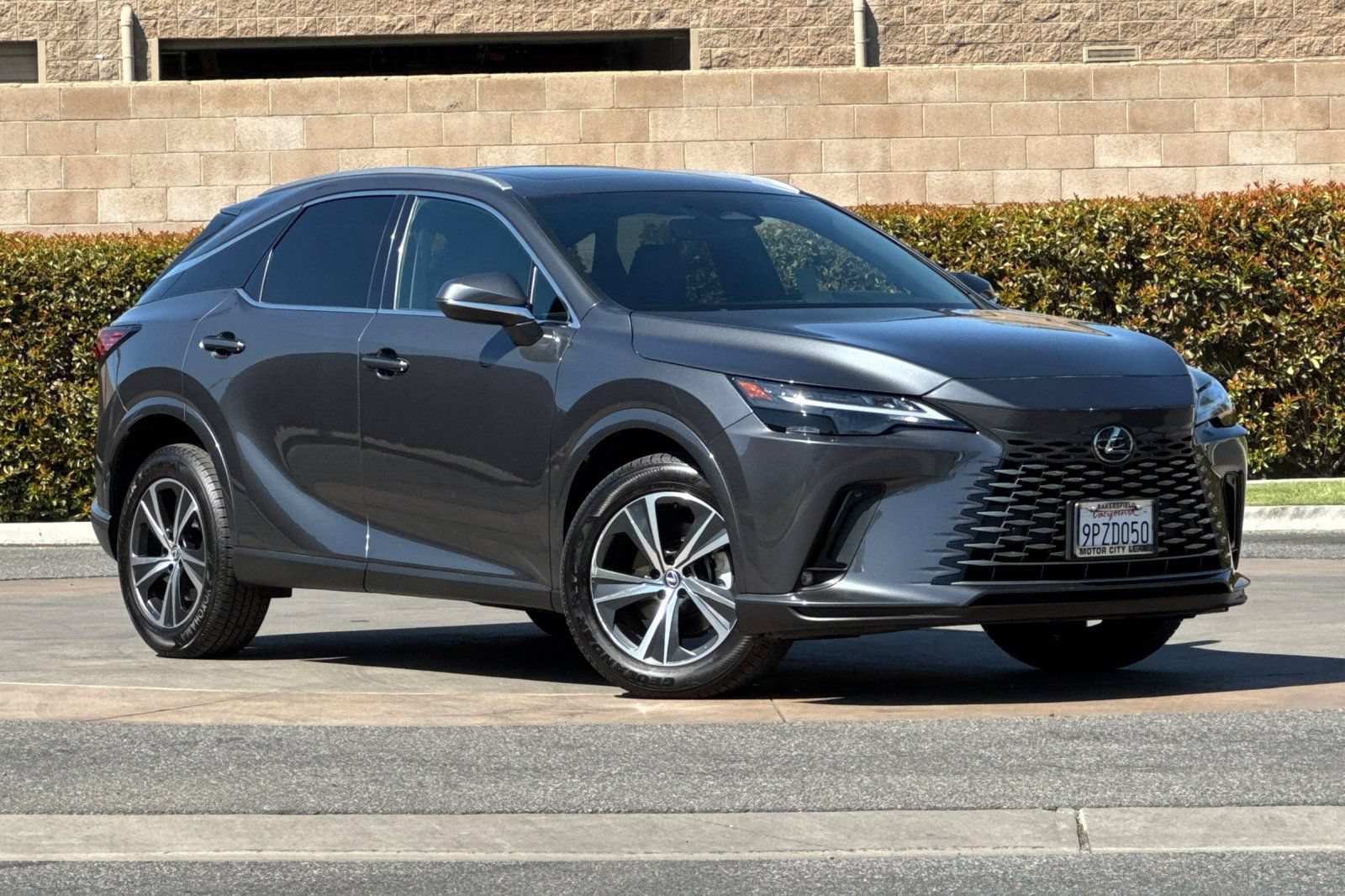 Used 2024 Lexus RX 350 FWD w/ Technology Package image 2