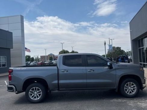 Used 2021 Chevrolet Silverado 1500 LT w/ LPO, Dark Essentials Package AWD/4WD image 4
