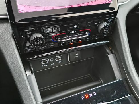 New 2025 Jeep Grand Cherokee Limited image 33