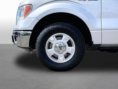 Used 2013 Ford F150 XLT w/ Mid Equipment Group RWD image 8