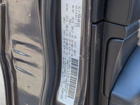 Used 2019 Jeep Grand Cherokee Overland image 25